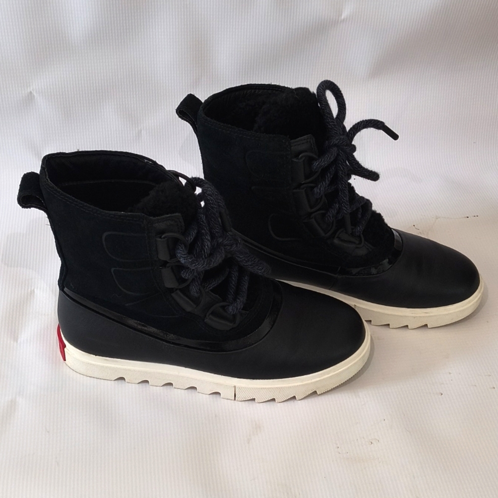 Sorel Joan of Artic next lite shearling-Trimmed suede Boots size 6.5